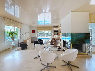 Maison - 230 m² - 5 pièces