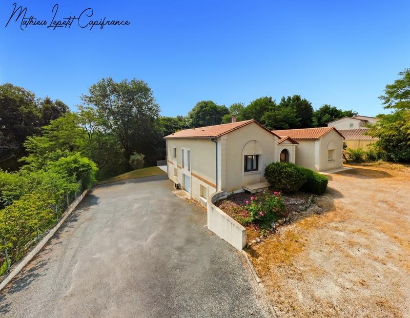 Maison - 190 m² - 6 pièces