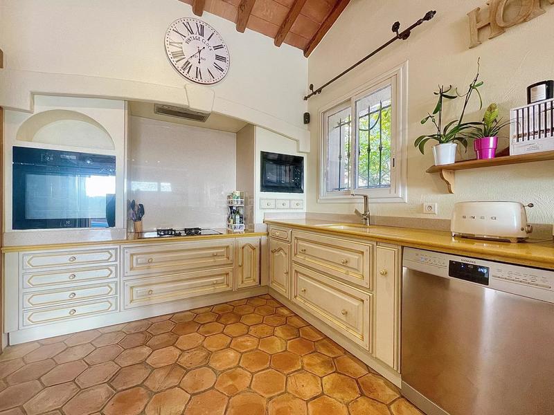 Maison - 211 m² - 8 pièces