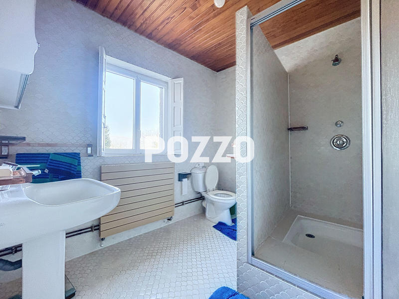Maison - 420 m² - 12 pièces