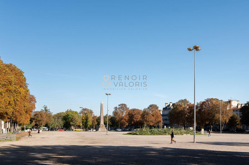 Bureau - 81 m² - 4 pièces