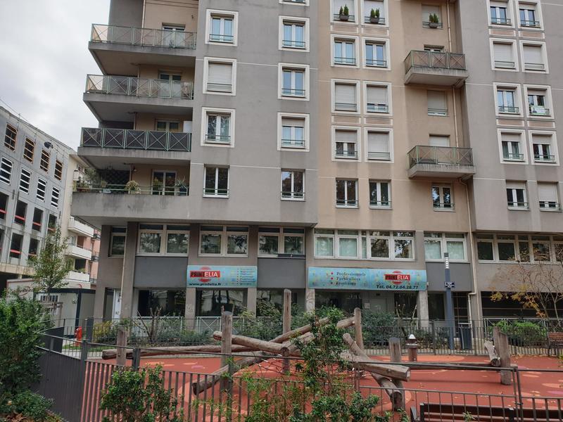 Local commercial - 62 m² - 4 pièces