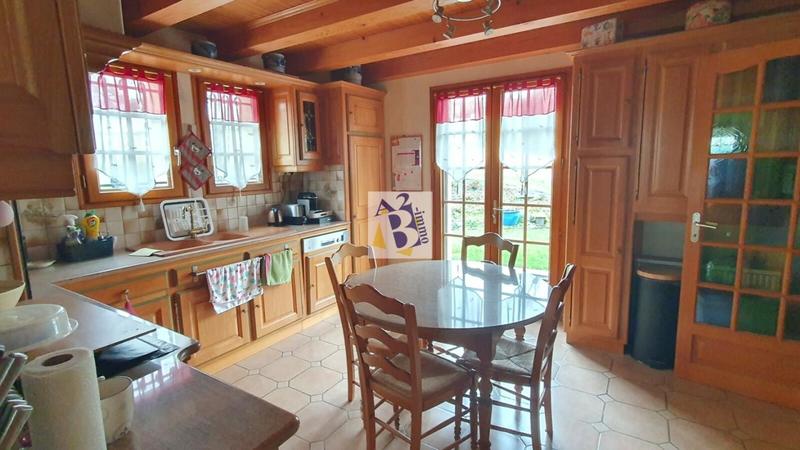 Maison - 260 m² - 9 pièces