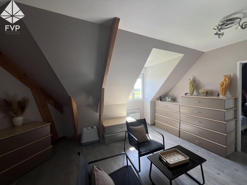 Maison - 185 m² - 8 pièces