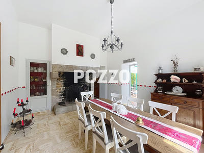 Maison - 201 m² - 10 pièces