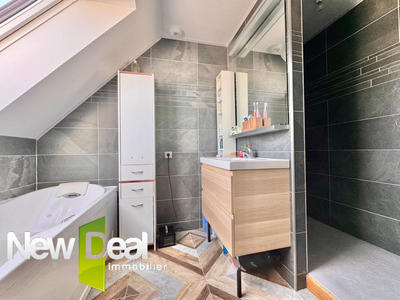 Maison - 94 m² - 5 pièces