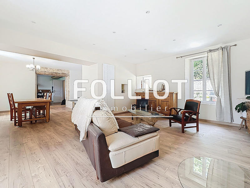 Maison - 309 m² - 10 pièces