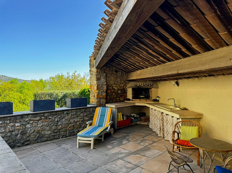 Maison - 253 m² - 13 pièces