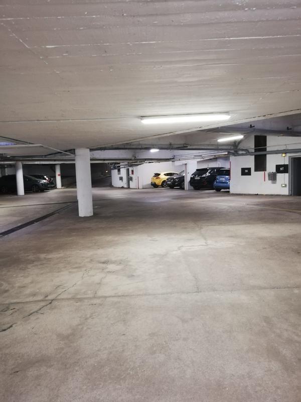 Parking / Garage - 10 m²
