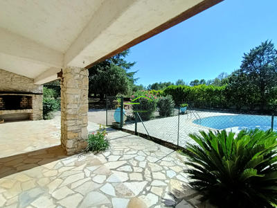 Propriété - 180 m² - 6 pièces