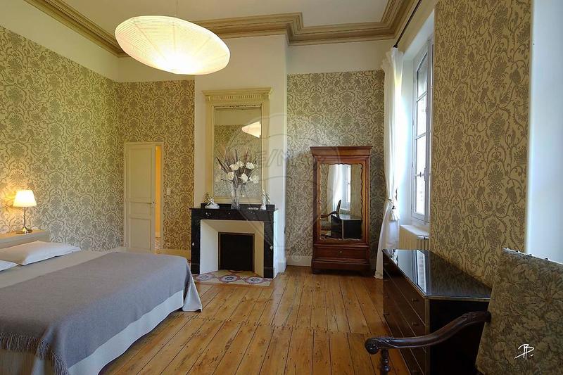 Château - 448 m² - 12 pièces