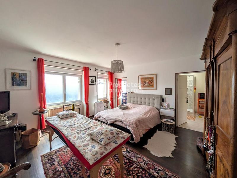 Maison - 376 m² - 12 pièces