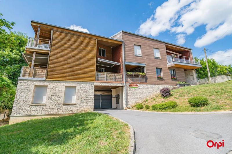 Appartement - 100 m² - 3 pièces