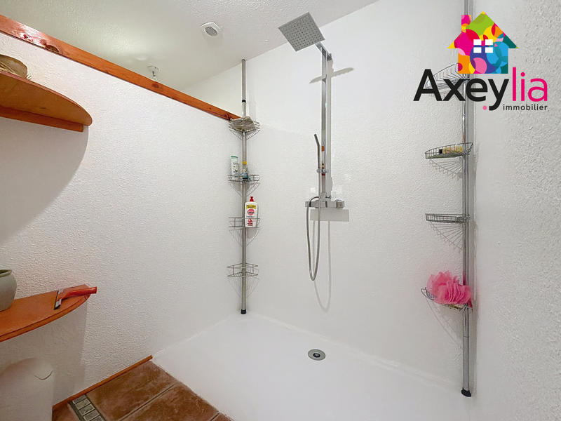 Maison - 252 m² - 8 pièces