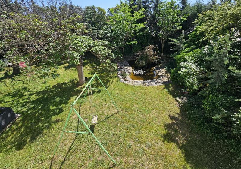 Maison - 238 m² - 9 pièces