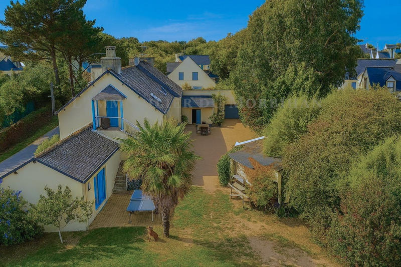 Maison - 229 m² - 9 pièces