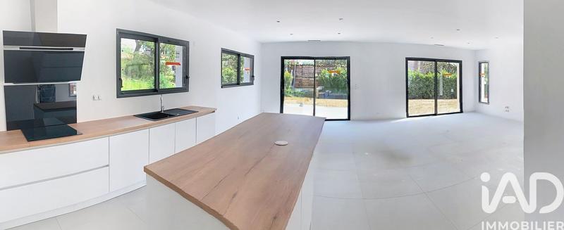 Maison - 140 m² - 5 pièces