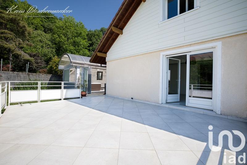 Maison - 208 m² - 8 pièces