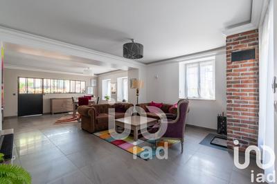 Maison - 216 m² - 8 pièces