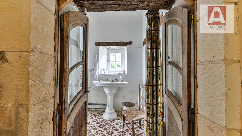 Maison - 240 m² - 6 pièces