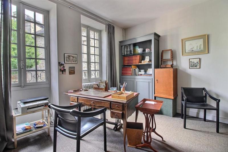 Maison - 230 m² - 7 pièces