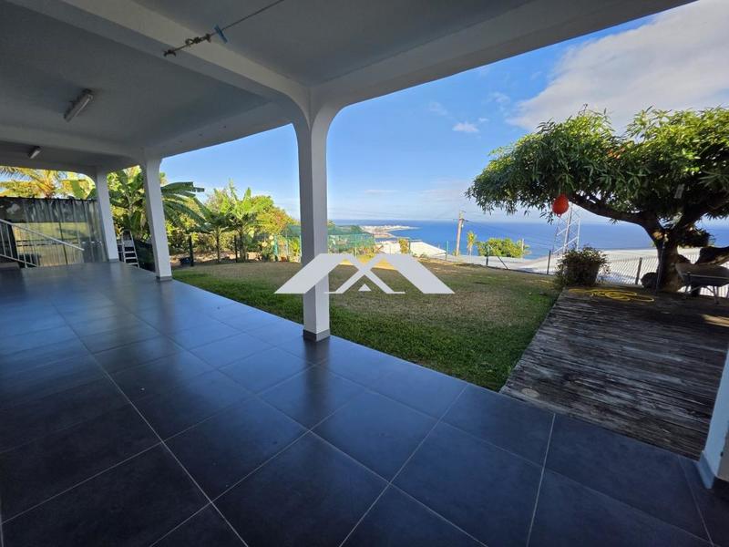 Villa - 200 m² - 9 pièces