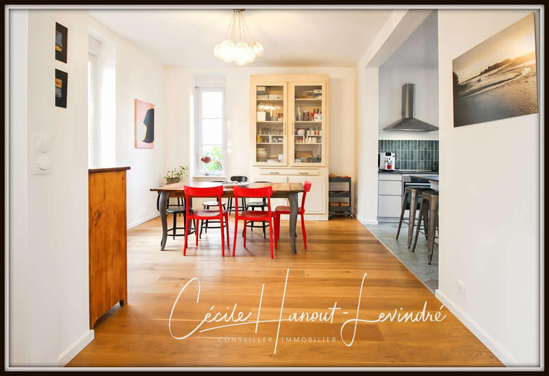 Maison - 188 m² - 8 pièces