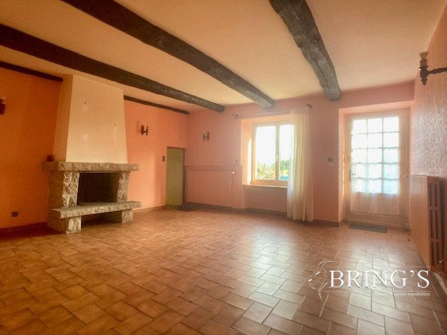 Maison - 92 m² - 5 pièces