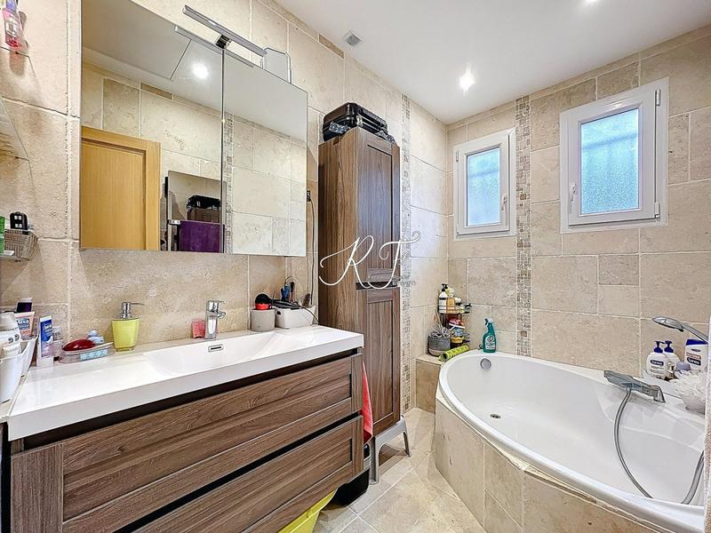 Maison - 133 m² - 6 pièces