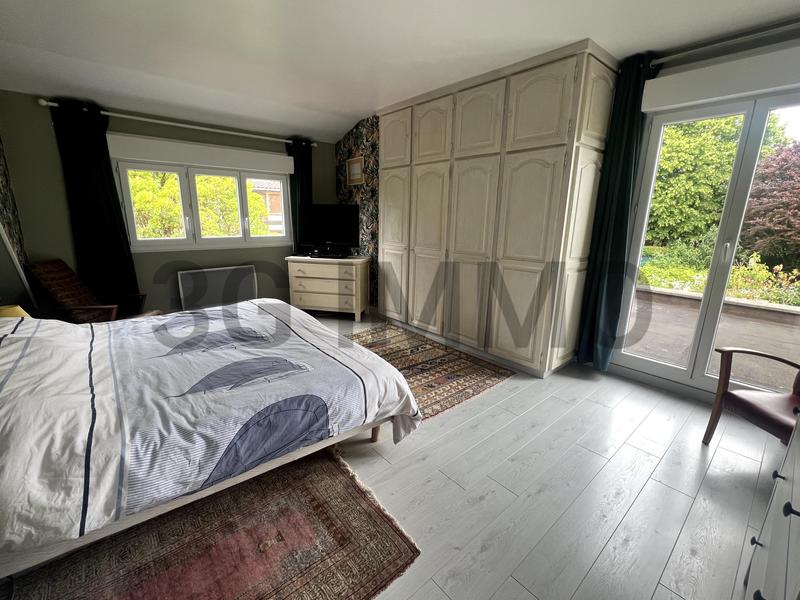 Maison - 200 m² - 7 pièces