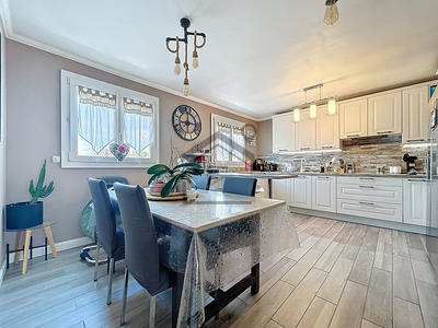 Maison - 87 m² - 4 pièces