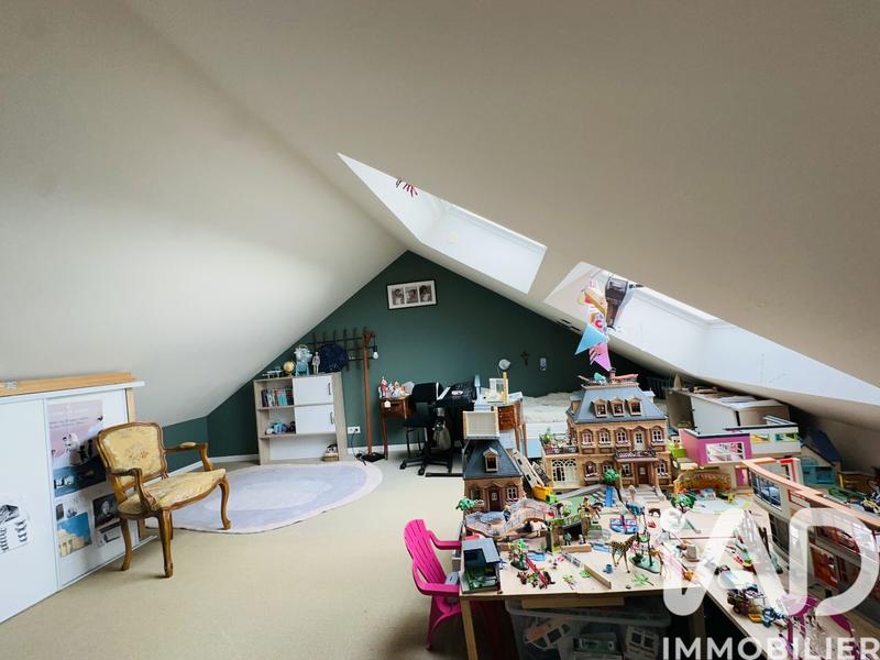 Maison - 216 m² - 12 pièces