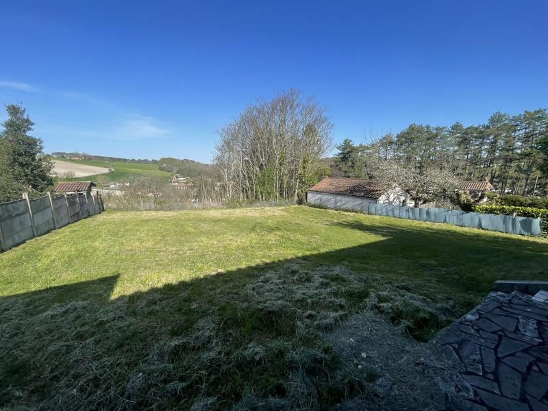 Maison traditionnelle - 88 m² - 4 pièces