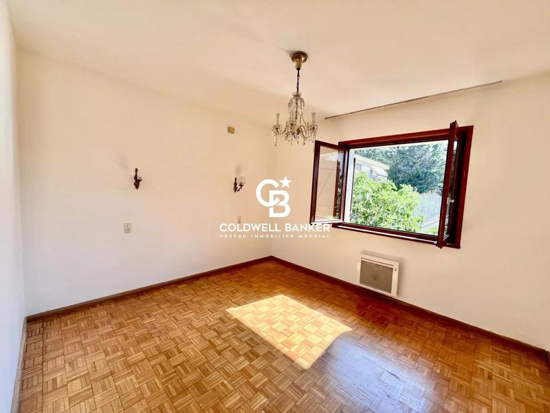 Maison - 260 m² - 8 pièces