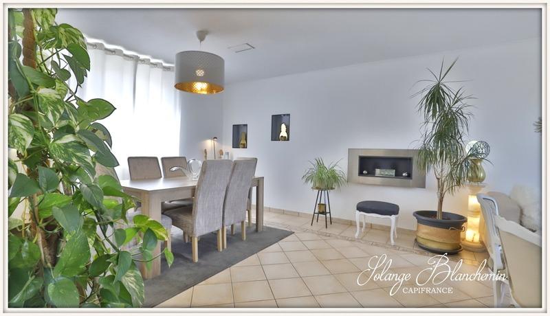 Maison - 250 m² - 9 pièces