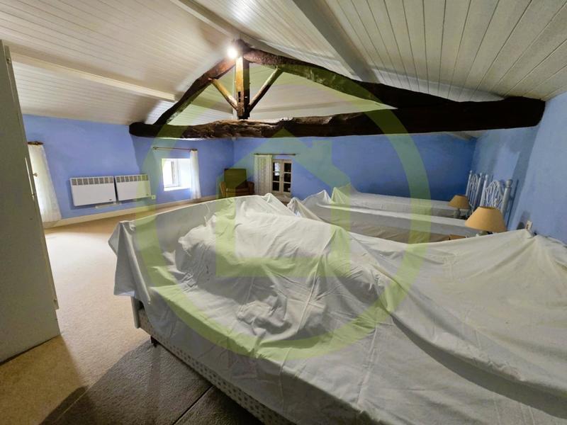 Maison - 290 m² - 11 pièces