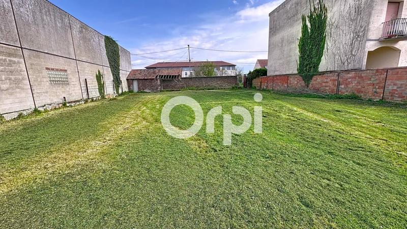 Terrain constructible - 711 m²