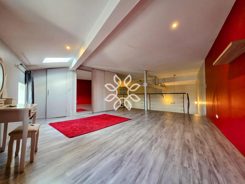 Maison - 135 m² - 2 pièces