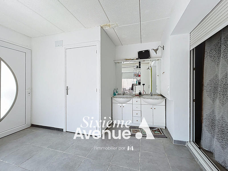 Maison - 186 m² - 8 pièces