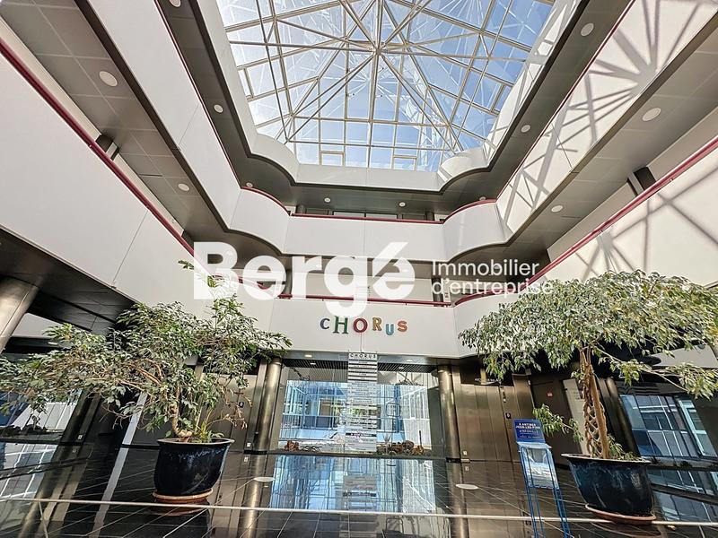 Bureau - 712 m²