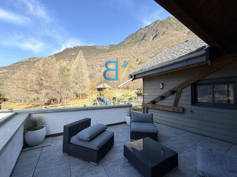 Maison - 185 m² - 5 pièces