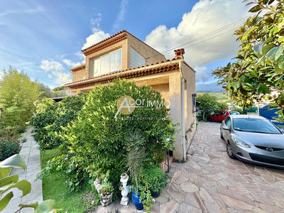 Maison - 170 m² - 6 pièces