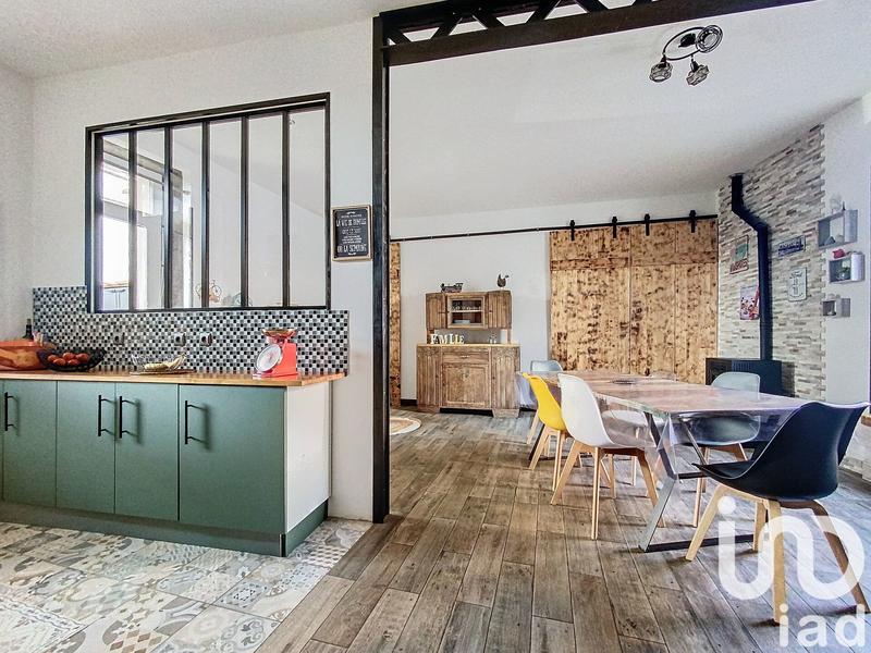 Maison - 225 m² - 8 pièces