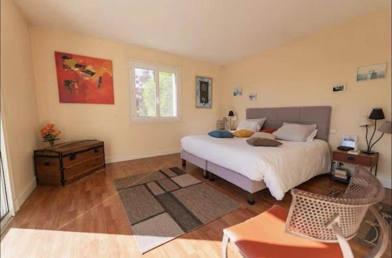 Maison - 240 m² - 7 pièces