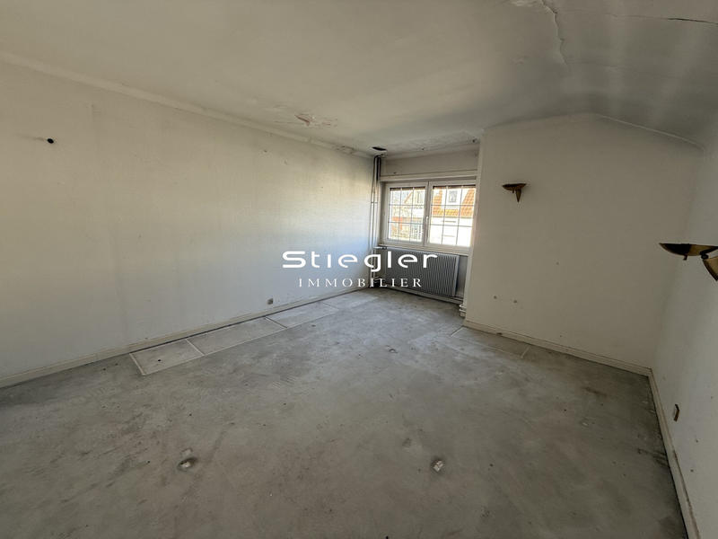 Maison - 204 m² - 6 pièces