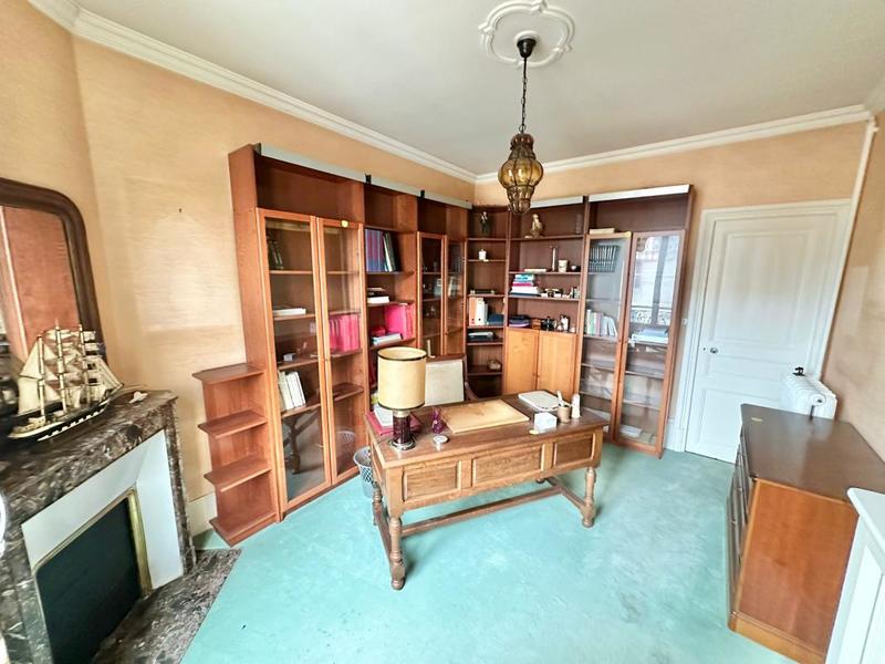 Maison ancienne - 308 m² - 11 pièces