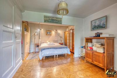 Maison - 182 m² - 7 pièces