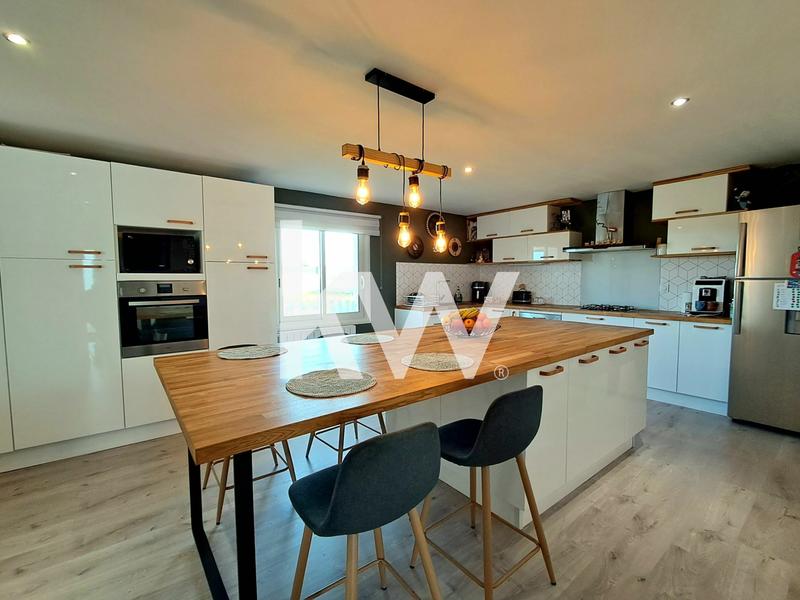 Maison - 191 m² - 7 pièces