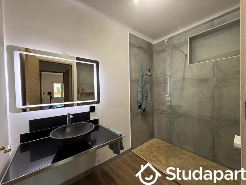 Chambre - 12 m² - 1 pièce