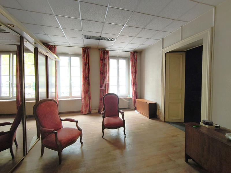 Local commercial - 104 m²